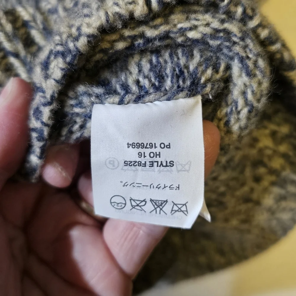 J. Crew Men's %100‎ Lambs Wool Gray Crewneck Sweater
